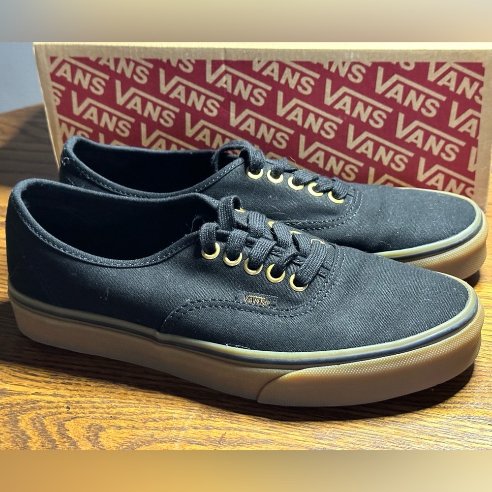 Vans Authentic Heritage low-top shoe Size 7.5/9